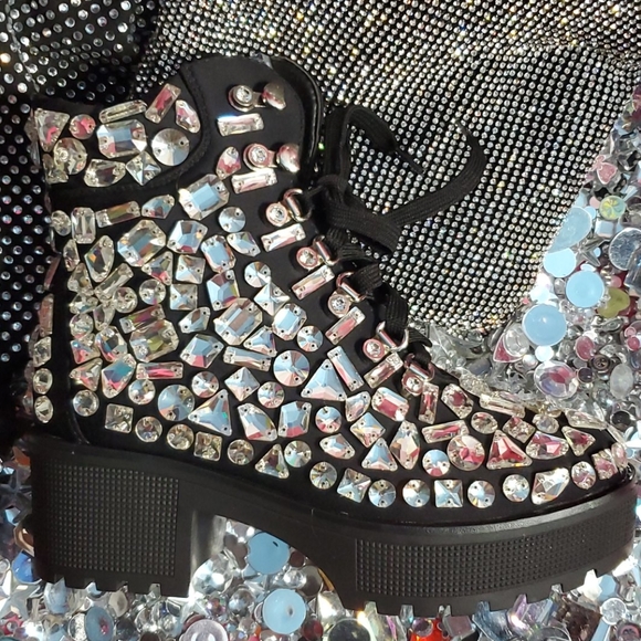 Shoes - BOOTS